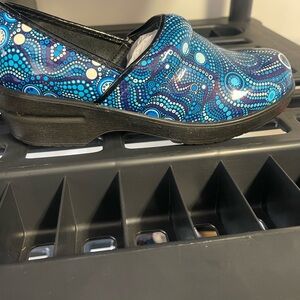 Savvy Blue Patterned Women's Mules